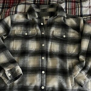 American Eagle Outfitters Black and Gray Plaid Shirt Jacket